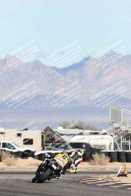 media/Nov-16-2025-Race Pace (Sun) [[8c5fa54630]]/Non Verified Riders (1st 20 Minutes)/4-Turn 16 (1116am)/